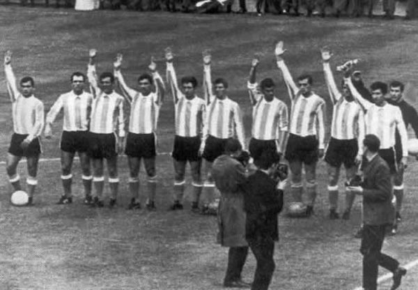 Argentina en el Mundial de Inglaterra 1966, cuando le ganó 2-1 a la España campeona de la Eurocopa de los dos 2-1