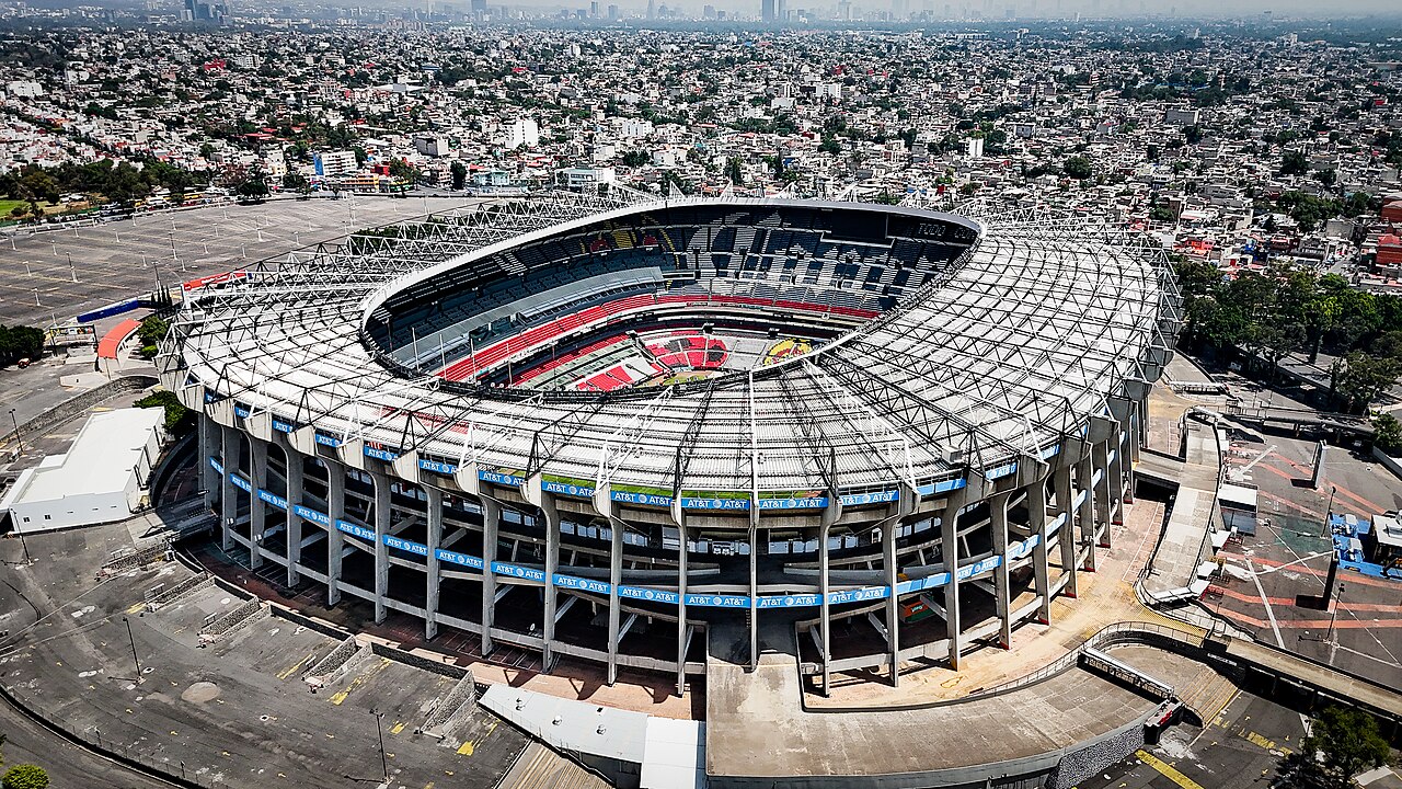 El Estadio Azteca, sede de dos de las cuatro finales que los europeos estrenaron y perdieron contra sudamericanos