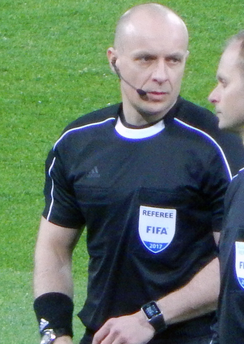 El árbitro polaco Szymon Marciniak